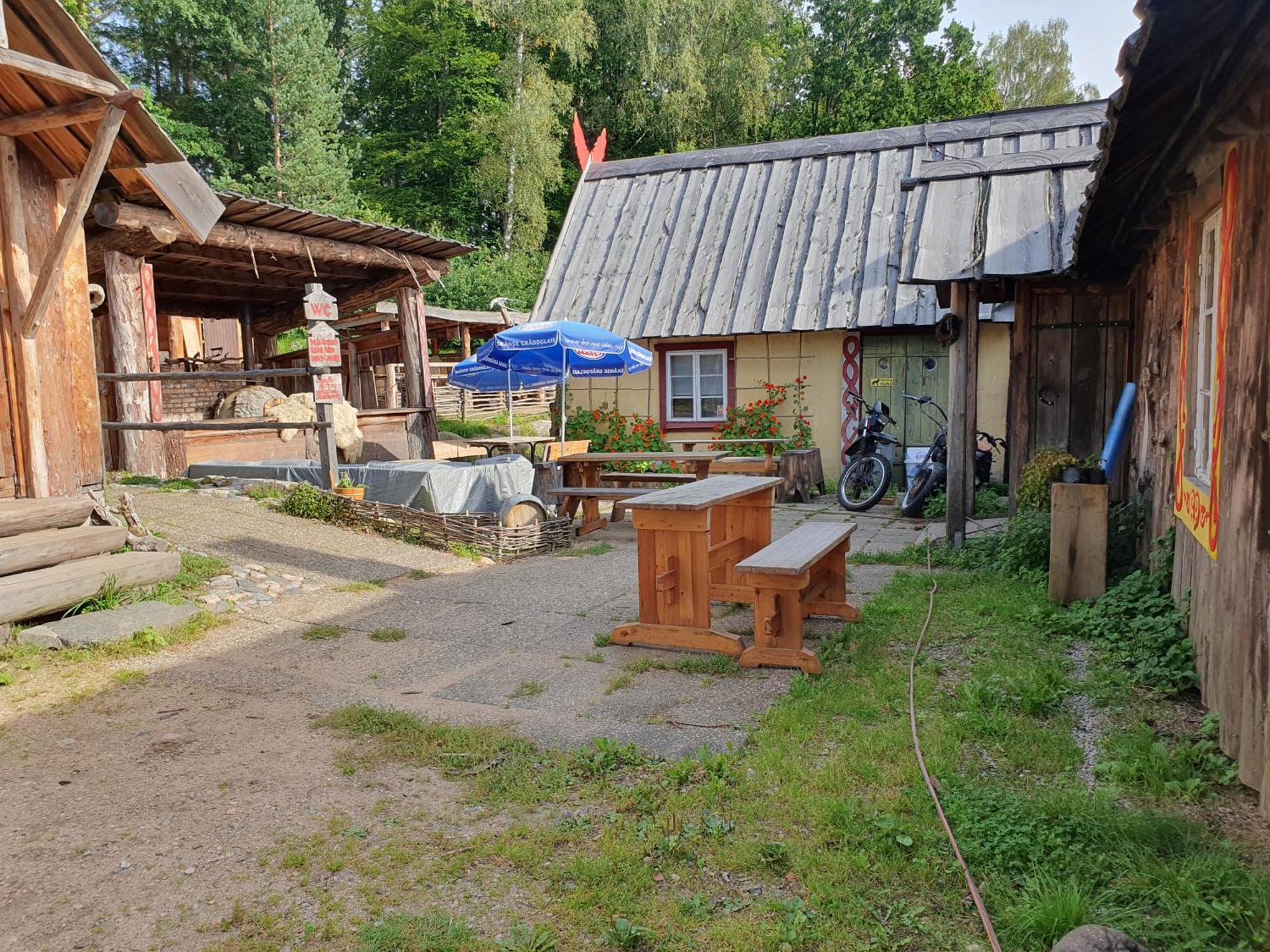 Vittfarnas Vikingaby Villa Sosdala Ngoại thất bức ảnh
